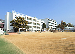 学校法人雲雀丘学園 雲雀丘学園小学校